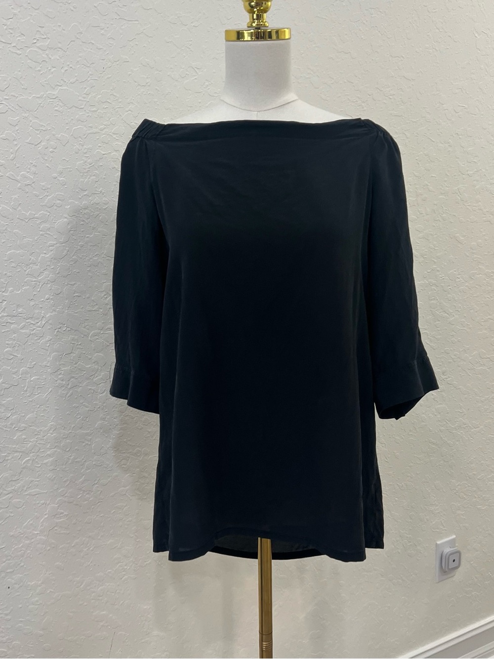 Theory Women’s Black Boatneck Blouse